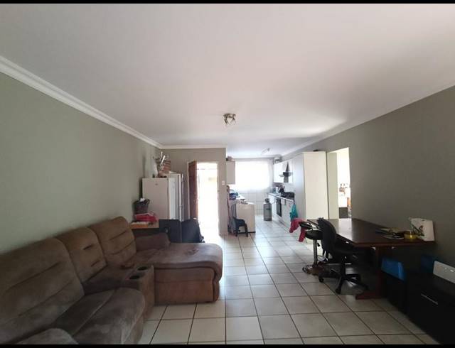 2 BEDROOM PROPERTY TO RENT IN SELECTION PARK
